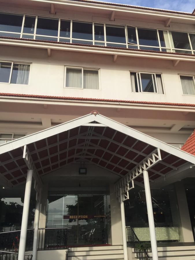 Sea Queen Hotel Кожикод Екстериор снимка
